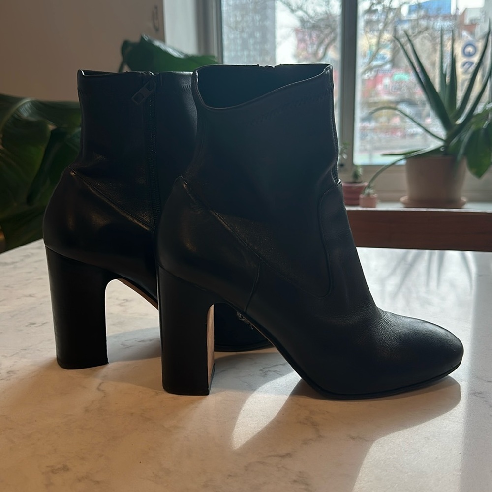 Vince black leather booties sz 9